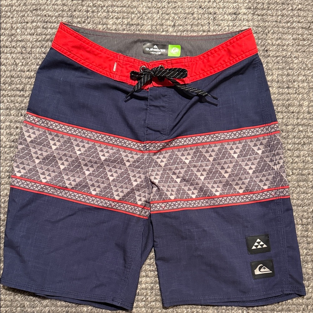 Quiksilver Highline boardshorts | Blue and Red | Boys size 26/12